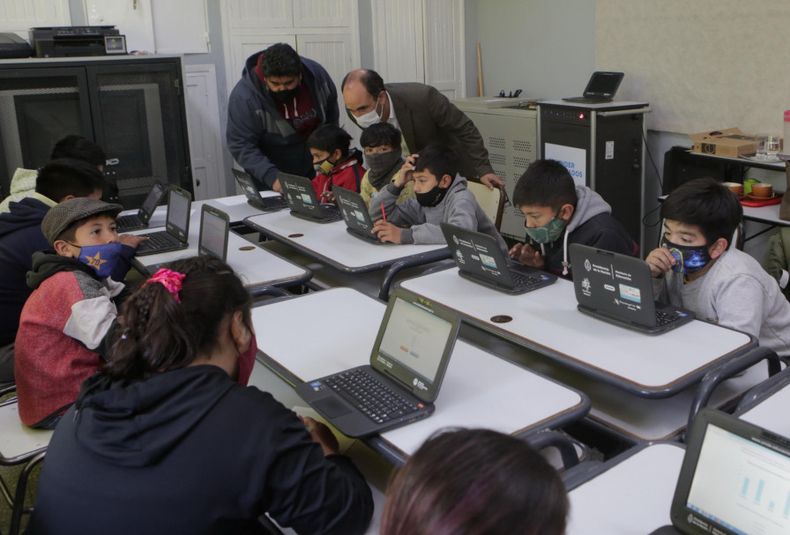 alumnos, colegio, escuela, aula, covid 19, coronavirus, clases presenciales, clases, estudiantes