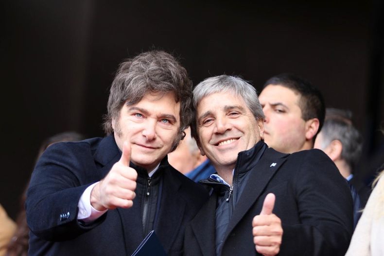 Con el dólar en alza, Javier Milei y Luis Caputo se reúnen con Trump y el FMI.&nbsp;
