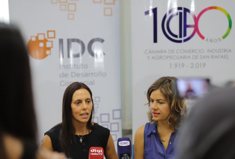 BENEFICIOS DE COMERCIOS EN FIN DE AÑO-C.C.I.A-  I.D.C
