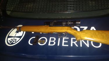 El Moneda quiso descartar una carabina calibre 22 con siete proyectiles y mira telescópica.&nbsp;