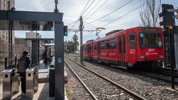 Con nuevos paradores, el Metrotranvía avanza en la reducción de la evasión