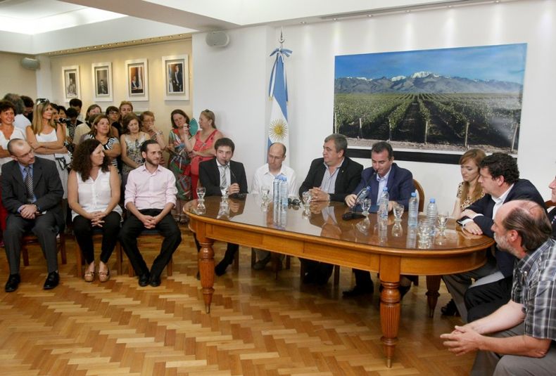 asunción del nuevo Presidente del ISCAMEN y de los subsecretarios que se desempeñarán en el Ministerio de Desarrollo Social y Derechos Humanos.