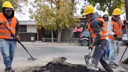 Tunuyán continúa con su plan de bacheo en la ciudad.