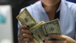 El dólar profundiza su caída