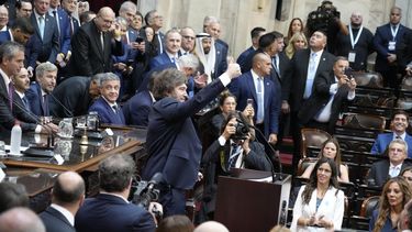 Javier Milei acelera un shock legislativo con diez paquetes mensuales de reformas estructurales Javier Milei acelera un shock legislativo con diez paquetes mensuales de reformas estructurales