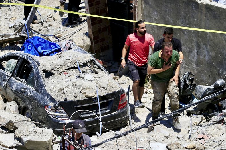 Tras un ataque aéreo israelí en la localidad de Qennarit, en el distrito de Sidón, al sur del Líbano, el 20 de junio de 2026. El número acumulado de muertos por los ataques israelíes contra el Líbano desde el 2 de marzo ha aumentado a 4.057, con 12.121 personas heridas, informó el sábado el Centro de Operaciones de Emergencia de Salud Pública del Ministerio de Salud libanés.