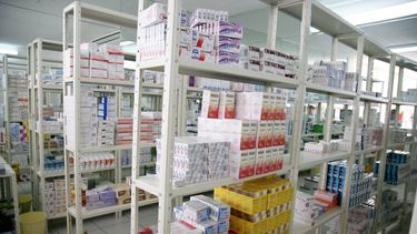Los laboratorios que importan medicamentos esperan reunirse con Massa