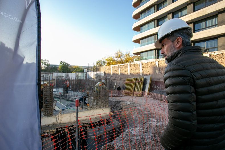 En la Ciudad de Mendoza, las obras privadas equivalen casi seis plazas Independencia.