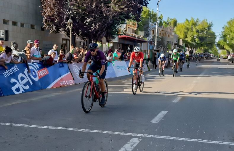 Navarro fue el más rápido en Tupungato y confirmó el dominio del equipo de Guaymallén en el arranque de la carrera.