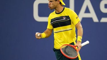 El Peque Schwartzman sigue adelante.