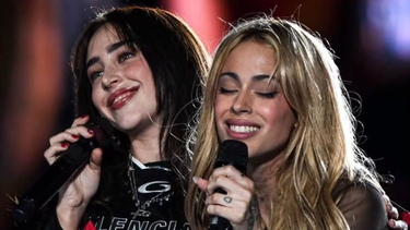 En un gesto de complicidad y afecto, le dijo a Tini: Esta es mi ciudad, esta es tu casa, la gente acá te adora. En un gesto de complicidad y afecto, le dijo a Tini: Esta es mi ciudad, esta es tu casa, la gente acá te adora.