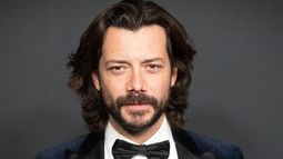 Amazon Prime Video: Álvaro Morte se luce en esta miniserie española.