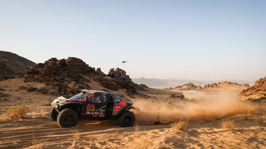 Nasser Al-Attiyah logró su primera victoria de etapa en el Rally Dakar 2026 y retomó la cima de la clasificación general. Nasser Al-Attiyah logró su primera victoria de etapa en el Rally Dakar 2026 y retomó la cima de la clasificación general.