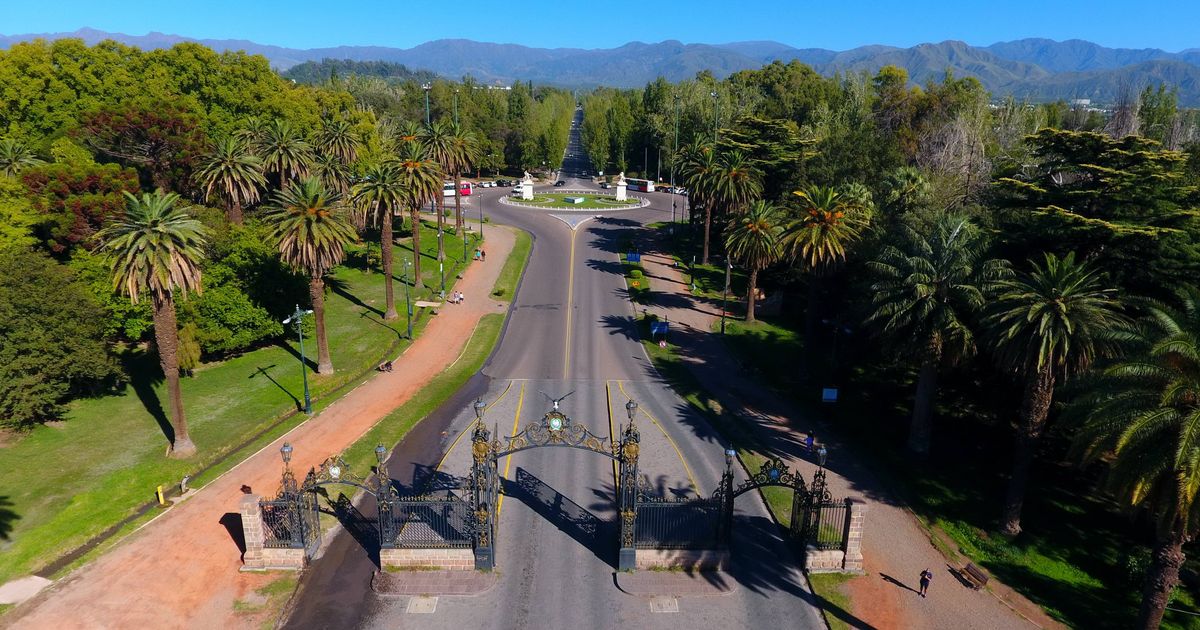Así se vería el Parque General San Martín en 100 años, según la ...