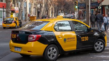 El Gobierno de Mendoza decidió modernizar el diseño de los taxis. 