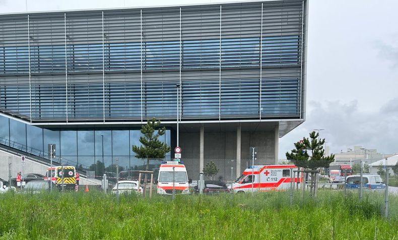 Alemania: tiroteo en una planta de Mercedes-Benz.
