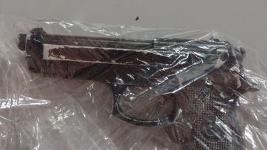 Dos menores detenidos tras un asalto en la pasarela del Shopping
