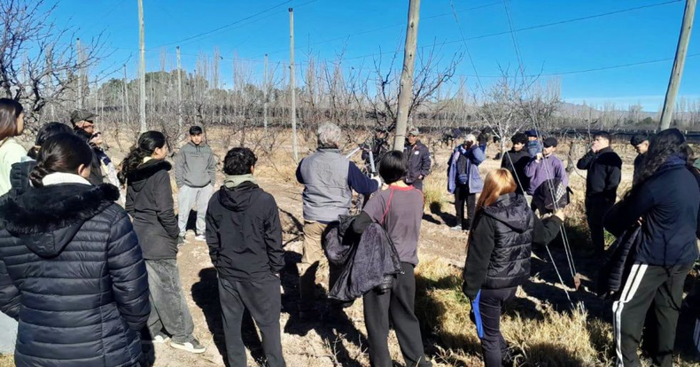 Capacitación en la poda de vid en San Rafael.
