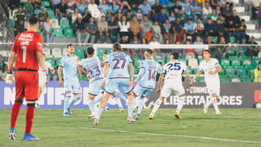 La Lepra mendocina jugará este miércoles ante Bolívar en Santa Cruz de la Sierra buscando cerrar una histórica fase de grupos en la Copa Libertadores. La Lepra mendocina jugará este miércoles ante Bolívar en Santa Cruz de la Sierra buscando cerrar una histórica fase de grupos en la Copa Libertadores.