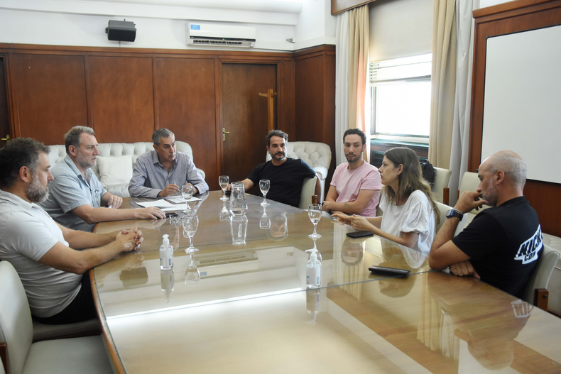 Pel&iacute;cula en Mendoza: reuni&oacute;n de la productora con Econom&iacute;a.