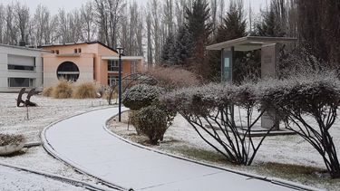 El Observatorio Pierre Auger luce blanco bajo en este inverno 2022.