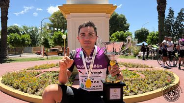 Bruno “Chuky” Contreras abrió la Temporada de Ruta 2025/2026 con una victoria contundente.