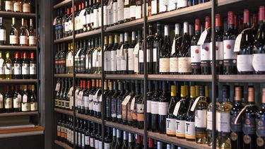 Las restricciones al alcohol regirán a partir de las 20 del sábado.