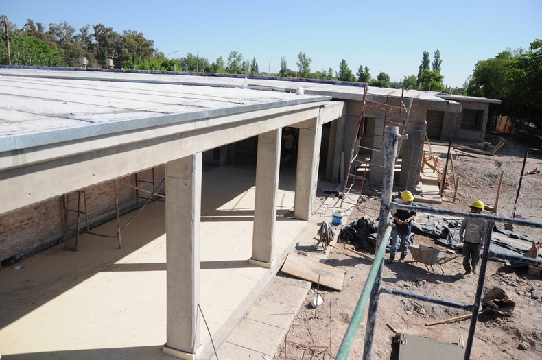 Construcción de escuela secundaria en San Martín en su etapa final.