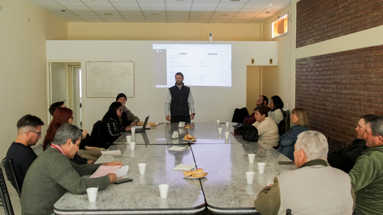 Productores agrícolas de General Alvear fueron capacitados