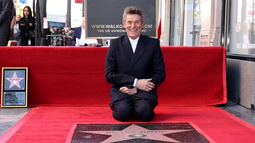 Willem Dafoe tiene se estrella en el Paseo de la Fama de Hollywood