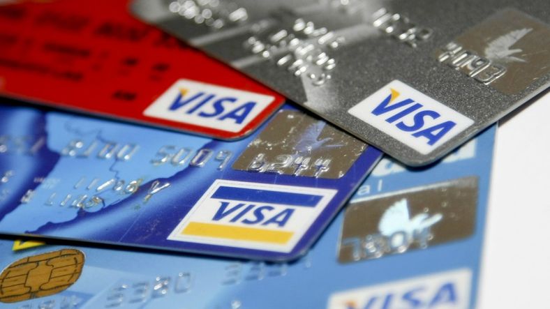La pérdida del poder adquisitivo impulsa a más argentinos a financiar sus consumos con tarjeta