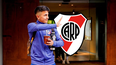 Thiago Almada llegó al país y habló sobre la posibilidad de jugar en River tras los rumores de mercado. &nbsp;