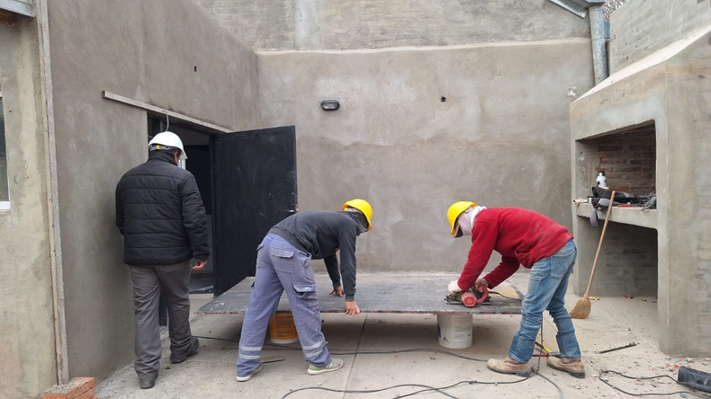 Recuperación del salón de usos múltiples en San Rafael