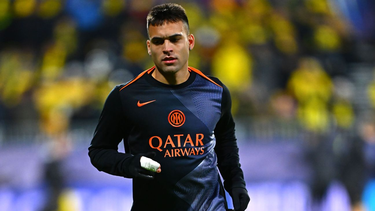 Lautaro Martínez dejó la cancha con molestias musculares y encendió las alarmas en la Albiceleste.