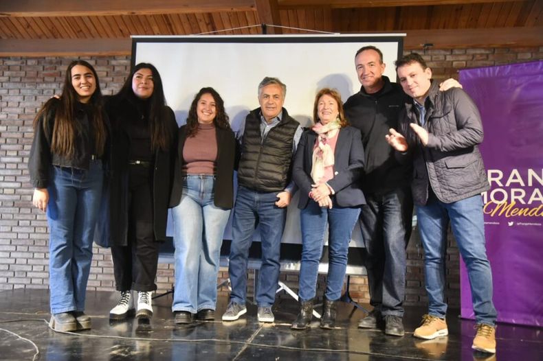 Cornejo llamó a luchar por la calidad educativa en la provincia.