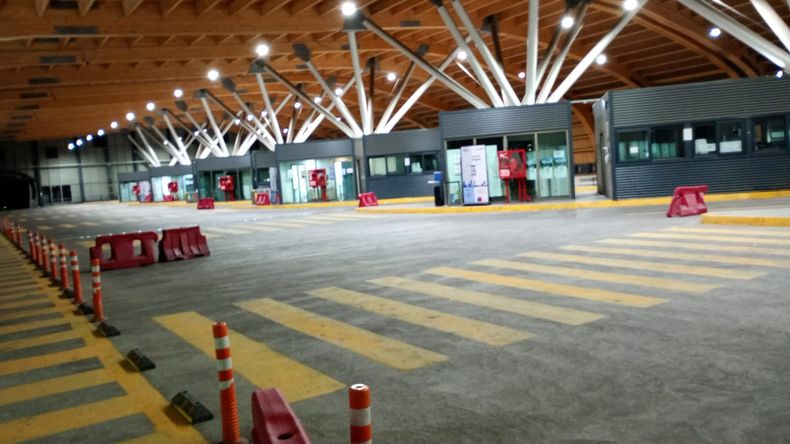 Se esperan demoras de hasta ocho horas para la atención de trámites en la Aduana.