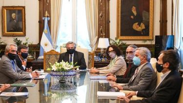 Precios de la carne: Al Gobierno le conviene arreglar con 4 o 5 que trabajar en un control general