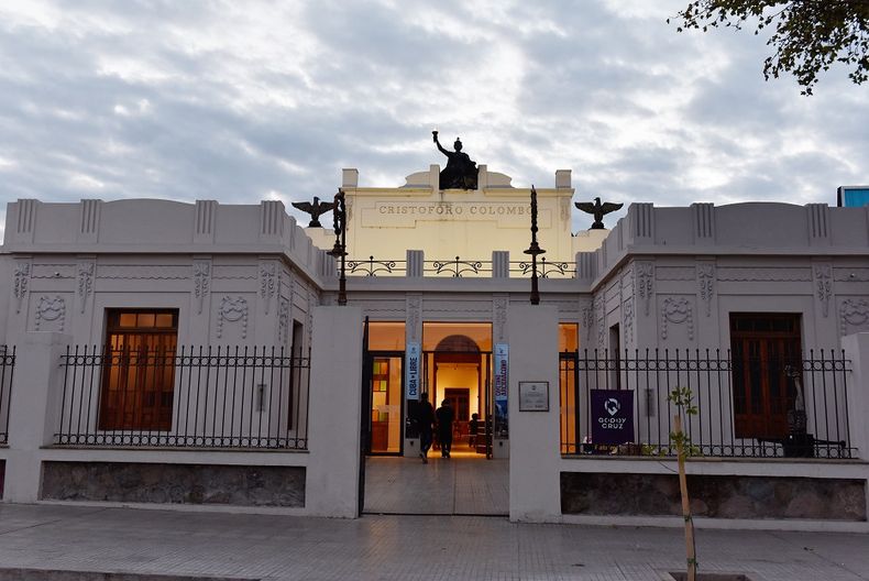 El Cristoforo Colombo propone una muestra de arte para el próximo viernes titulada Bellas Artes Hoy.