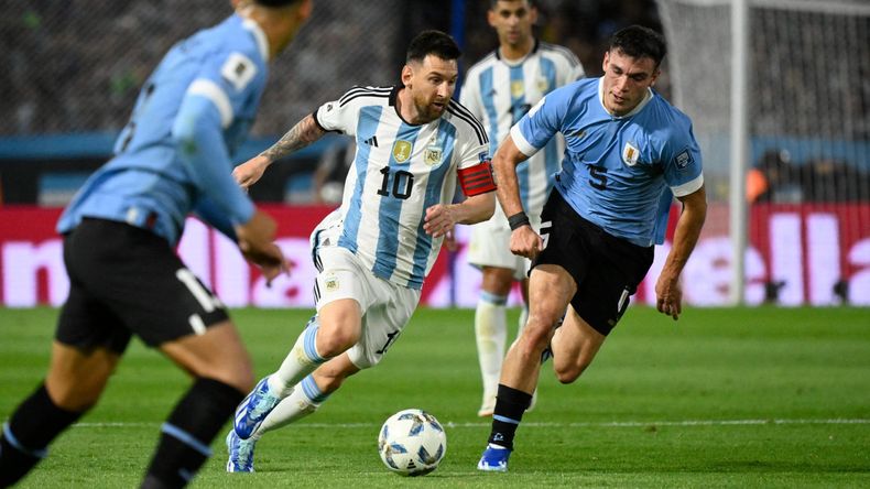 La última vez fue triunfo charrúa por 2 a 0 en las Eliminatorias.