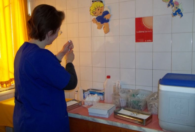 Las vacunas anti Covid se colocarán en vacunatorios y centros de salud. 