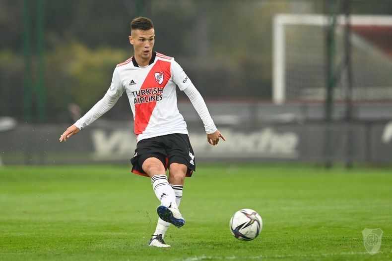 Manuel Guill&eacute;n, nuevo futbolista del Club Deportivo Godoy Cruz Antonio Tomba.