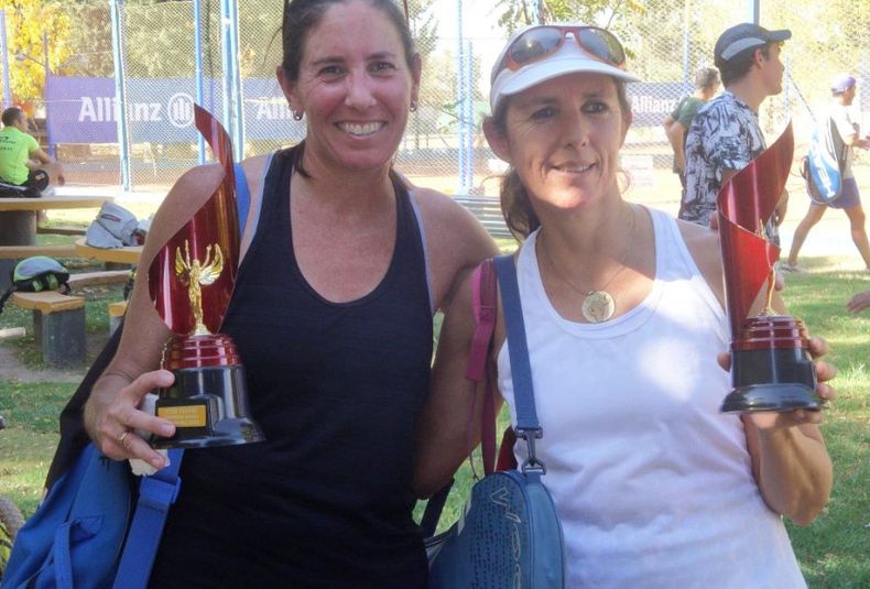22 Jimena Cano (Campeona), Virginia De la Reta (Finalista). Martes 26 04 22