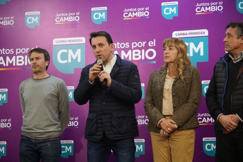 Tadeo García Zalazar, presidente de la Unión Cívica Radical Mendoza. Tadeo García Zalazar, presidente de la Unión Cívica Radical Mendoza.