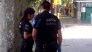 Policía Científica trabajo en la casa para levantar indicios. La denuncia quedó en la Oficina Fiscal Nº3 de Godoy Cruz.