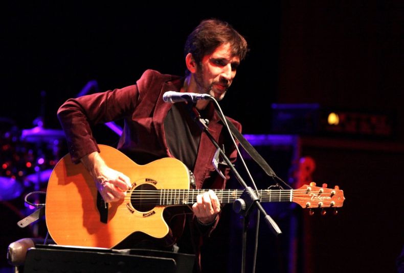 El músico dio un concierto solidario en el Teatro Plaza.