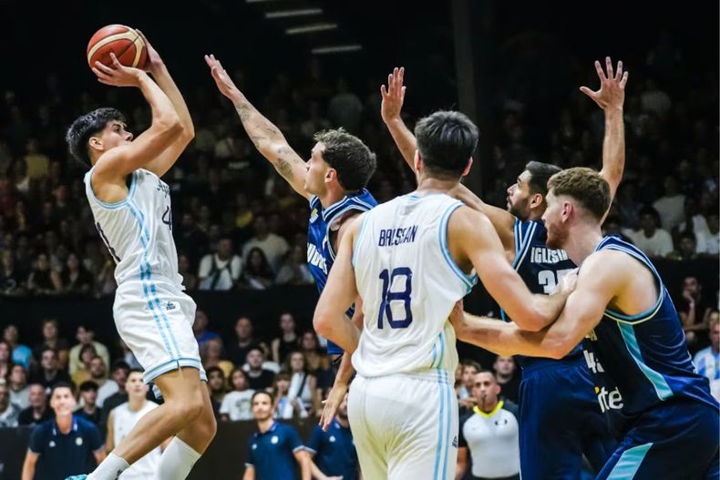 Argentina perdió con Uruguay en básquet y quedó segunda en su grupo