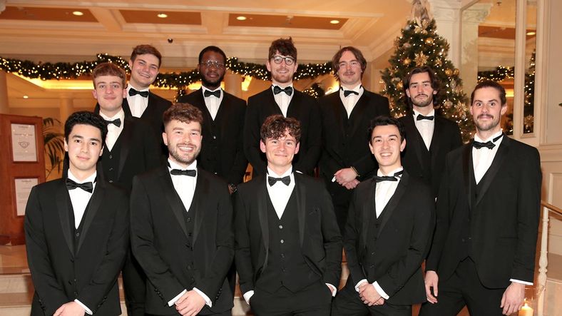 Trinitones, el coro vocal masculino a cappella que llega del Trinity College Dublin, Irlanda, cantará sábado y domingo en Mendoza.
