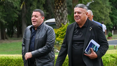 La Justicia investiga presuntas maniobras financieras irregulares vinculadas a clubes del fútbol argentino y al entorno de la AFA. La Justicia investiga presuntas maniobras financieras irregulares vinculadas a clubes del fútbol argentino y al entorno de la AFA.