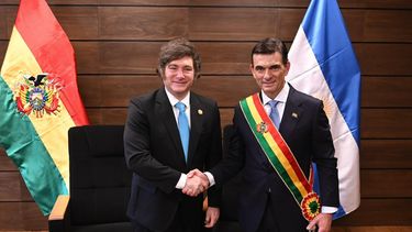 Javier Milei participó de la asunción de Rodrigo Paz Pereira, flamante presidente de Bolivia. Javier Milei participó de la asunción de Rodrigo Paz Pereira, flamante presidente de Bolivia.