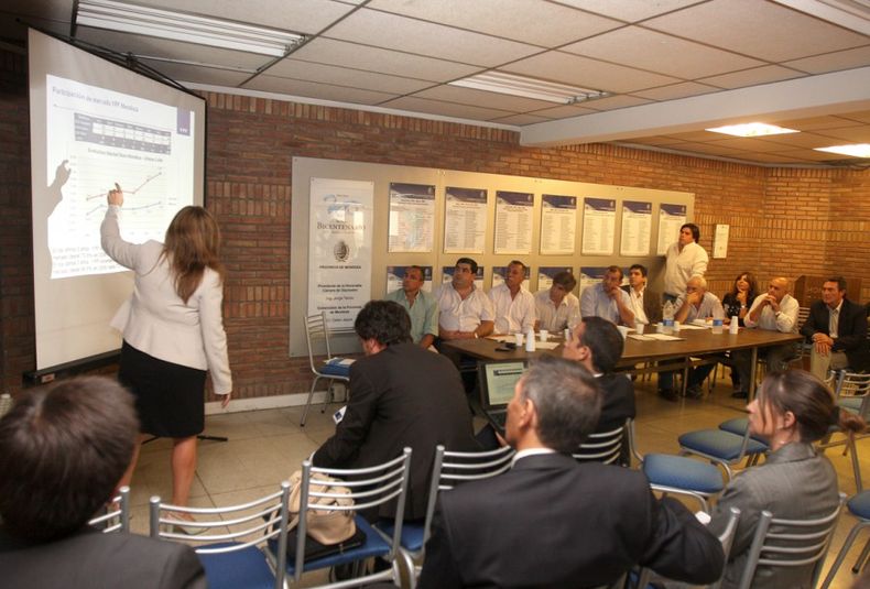 reunión YPF con diputados provinciales